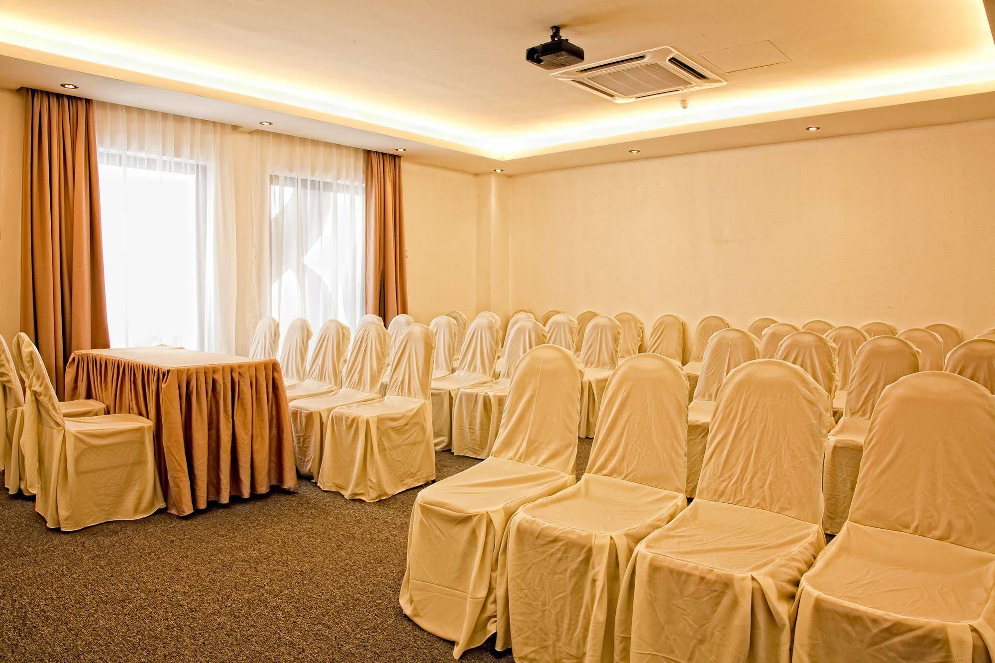 The Leverage Business Hotel - Rawang Exteriér fotografie